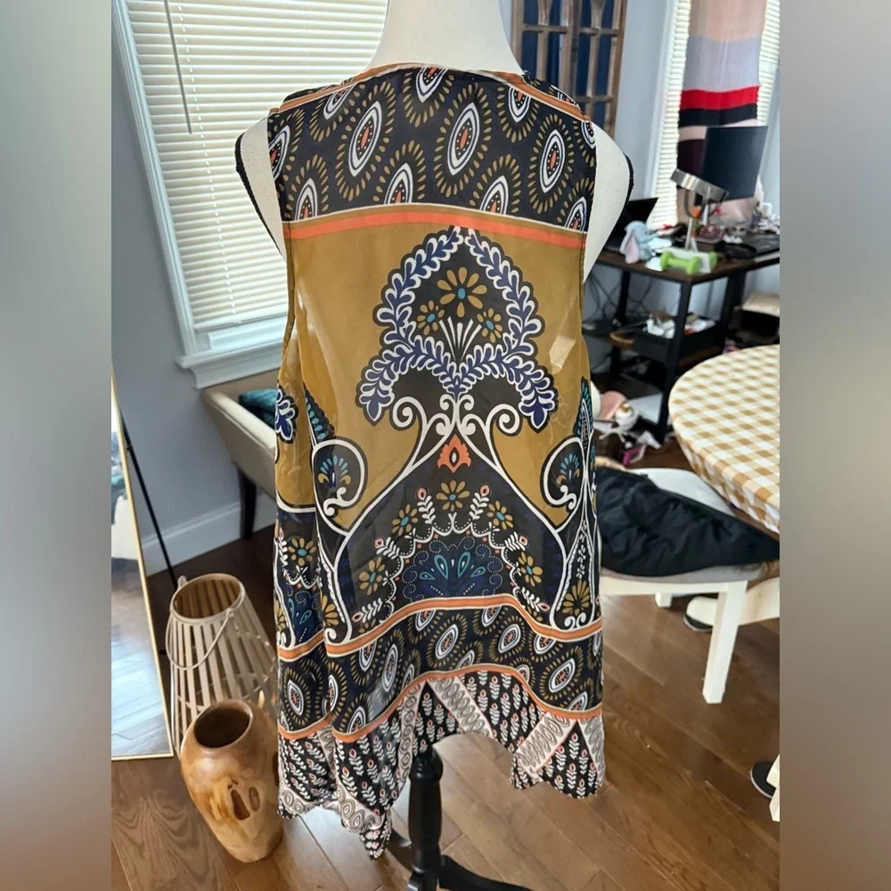 Zoe and Rose Elegant Semi sheer Multicolor Patterned Vest\Cardigan - Picture 2 of 6